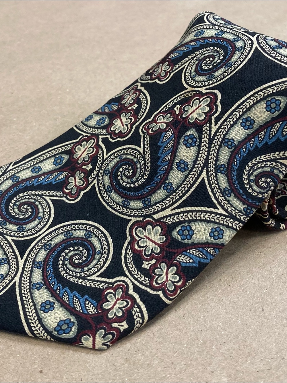 Gant 100% Silk Paisley Tie Navy Burgundy Cream Classic Prep Necktie